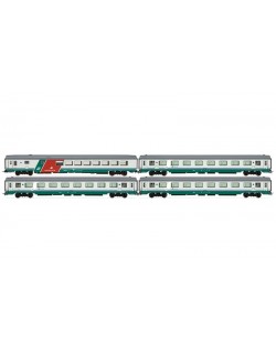 Set quattro carrozze Gran Confort FS realizzate da Rivarossi